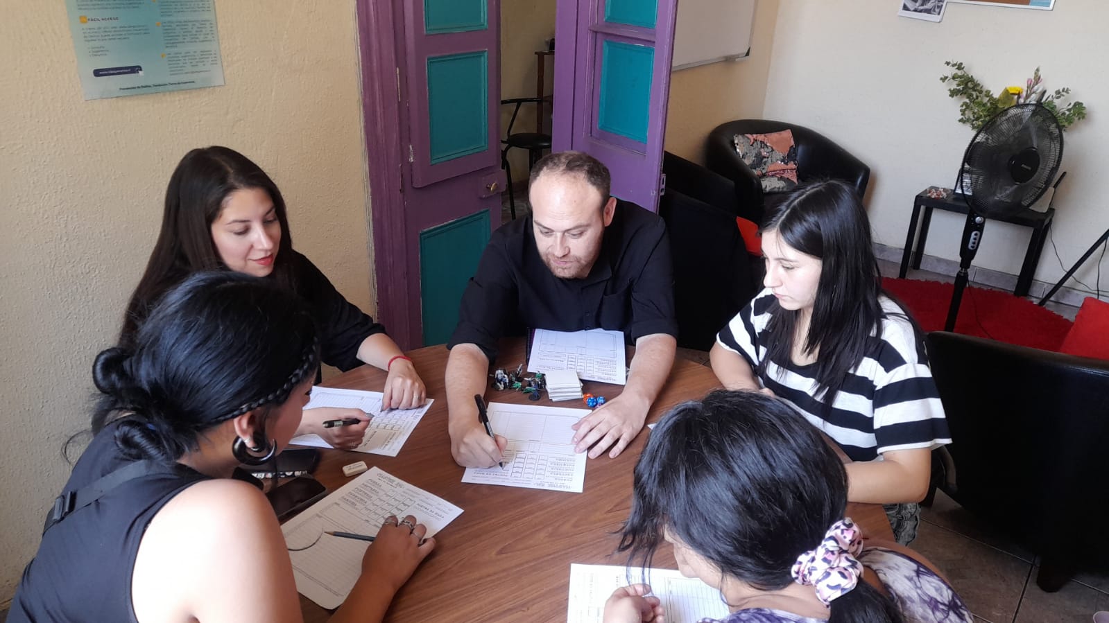 Juego de rol como herramienta terapéutica: una innovadora estrategia para la rehabilitación del consumo de drogas infantojuvenil.