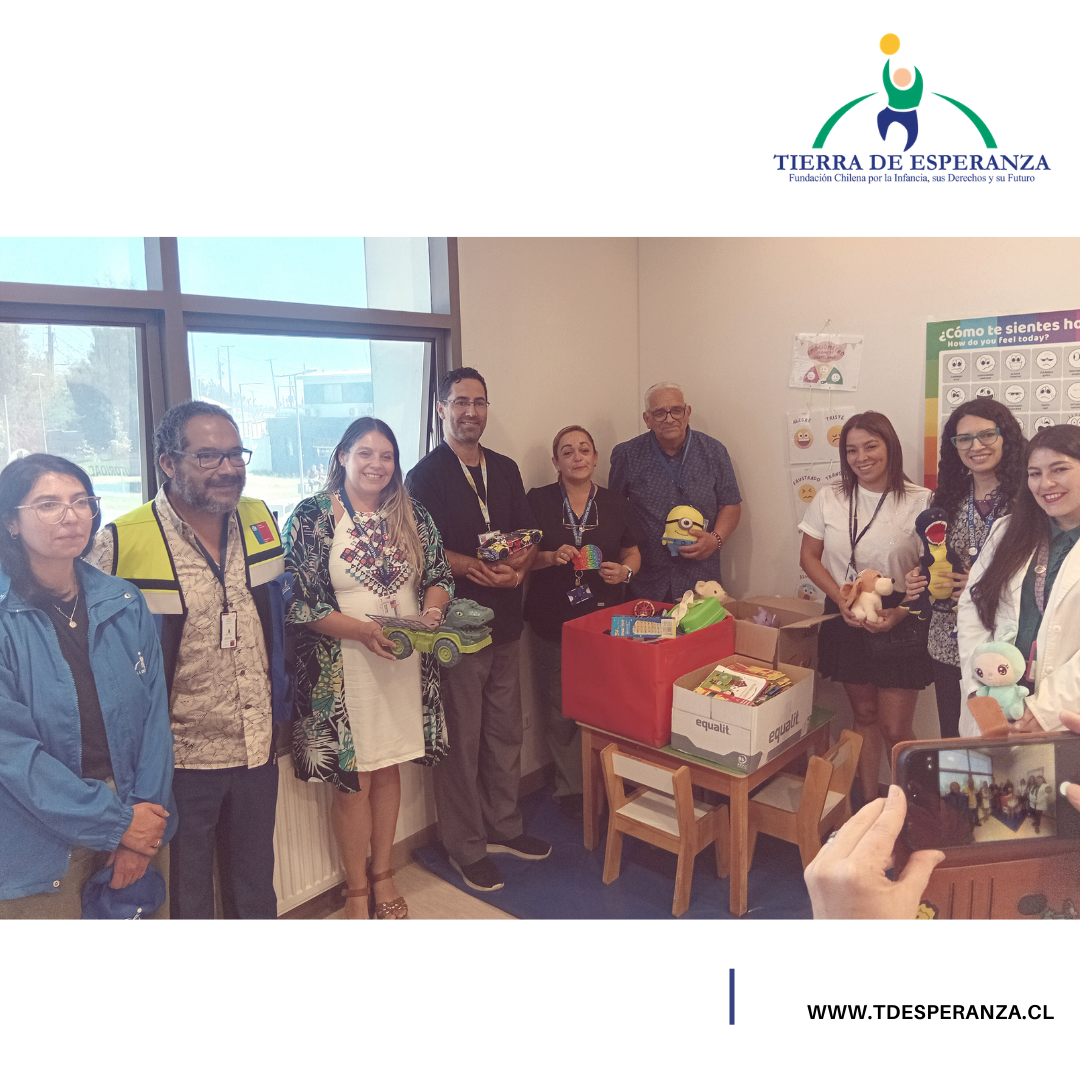 Campaña de Tierra de Esperanza entrega juguetes para la contención emocional en Hospital Penco-Lirquén